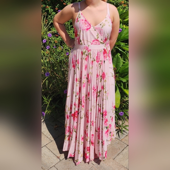 Pink Floral Pleated Bottom Dress. Beautiful Colors! Flowy.. - Picture 6 of 7